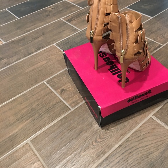 Neat high heel sandal - Picture 3 of 4